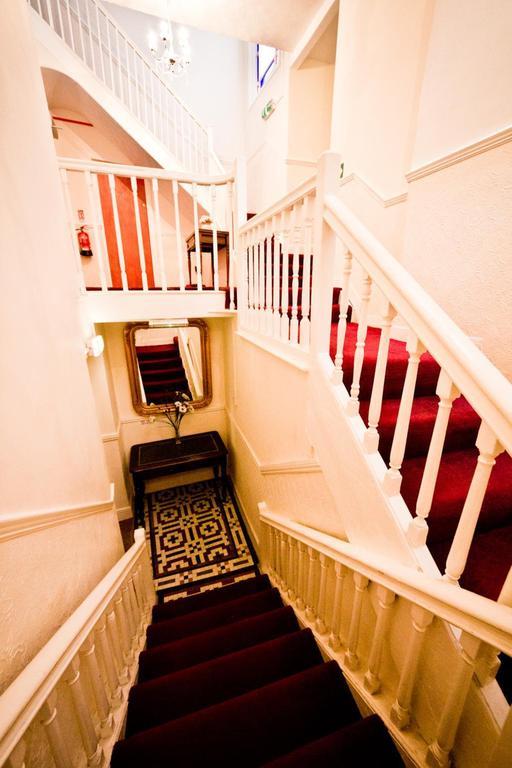 The Angel Hotel Хелстон Экстерьер фото