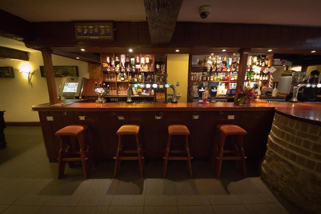 The Angel Hotel Хелстон Экстерьер фото