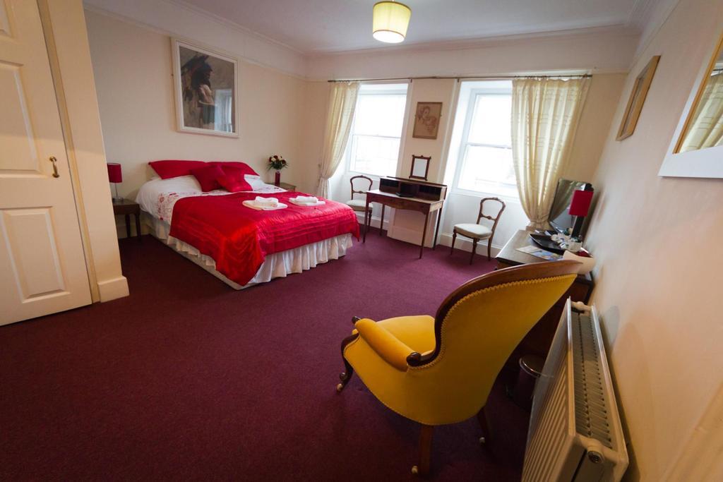 The Angel Hotel Хелстон Экстерьер фото