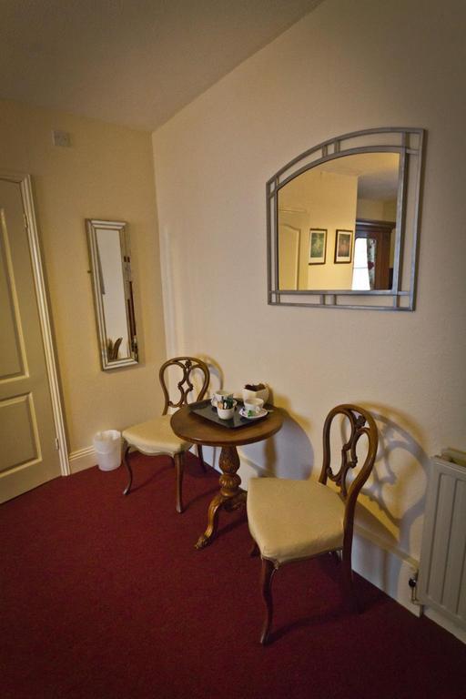The Angel Hotel Хелстон Экстерьер фото